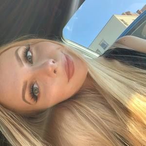 Meet your Posher, Kendra